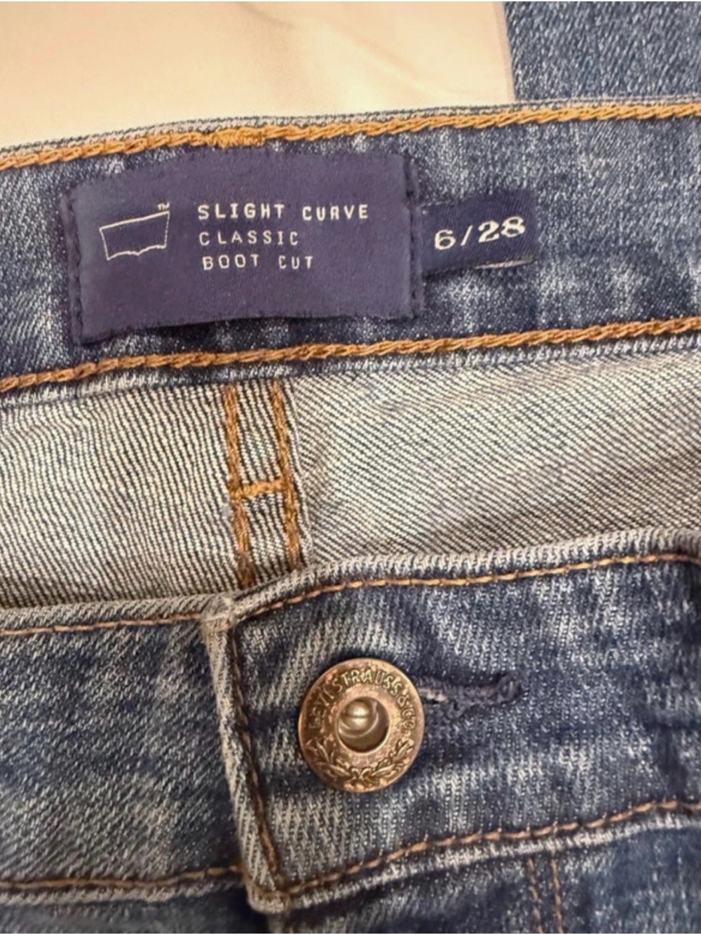 Y2K Levi's low rise Demi Curve Classic Stretch Denim Jean - Picture 6 of 8